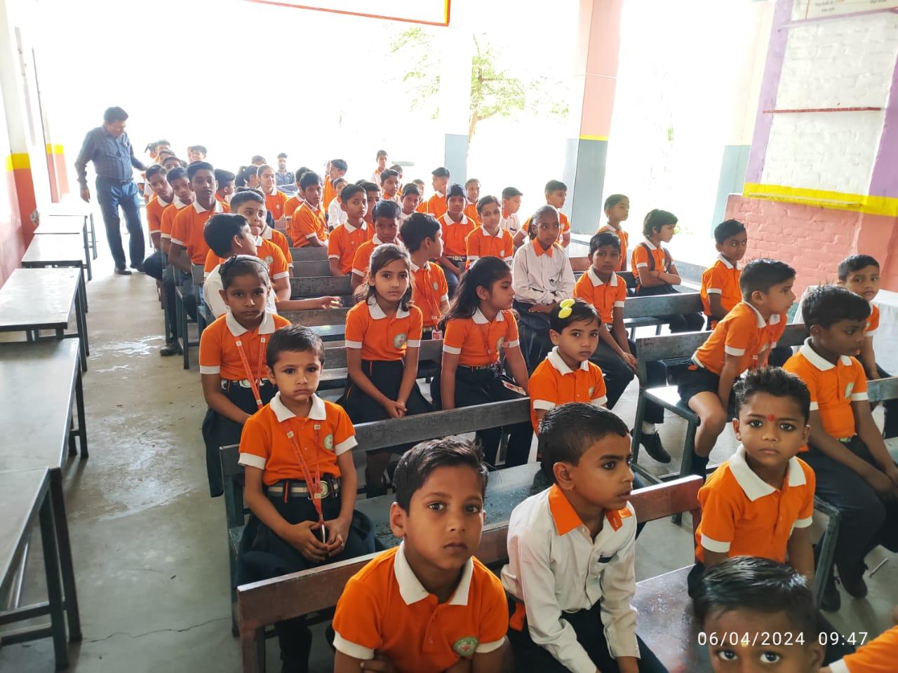 padmoday-universal-college-class-study